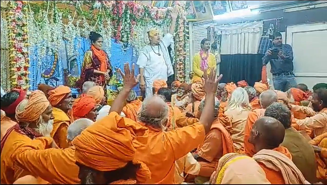 श्री कृष्ण जन्मभूमि संघर्ष न्यास के अध्यक्ष हिंदूवादी दिनेश शर्मा ने किया देहरी पूजन का कार्यक्रम निरस्त ।