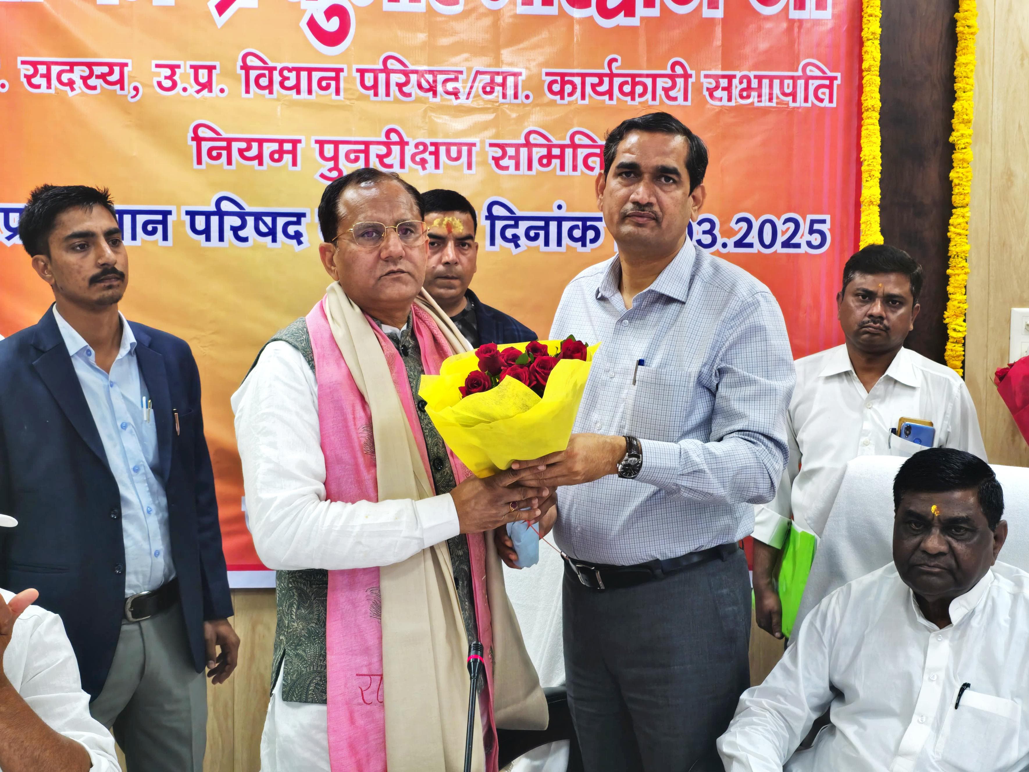 जनकल्याणकारी योजनाओं का लाभ अंतिम पंक्ति पर खड़े व्यक्ति तक पहुंचे- माननीय सभापति श्री धर्मेंद्र कुमार भारद्वाज जी।*