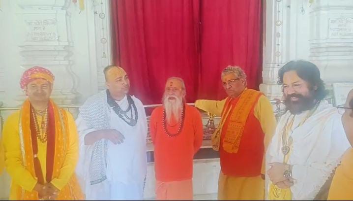 बागेश्वर महाराज के विरुद्ध षड्यंत्र कर बदनाम करने वालों पर जल्दी कार्यवाही नहीं की गयीं तो आंदोलन किया जाएगा-दिनेश फलाहारी