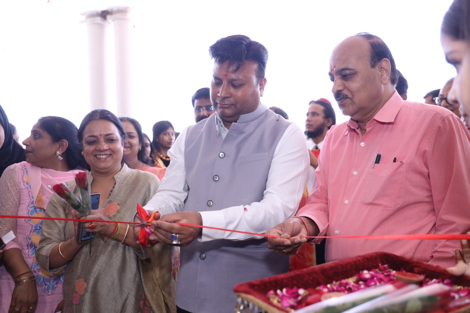 संस्कृति विश्वविद्यालय में स्पार्क-2025 का हुआ रंगारंग शुभारंभ