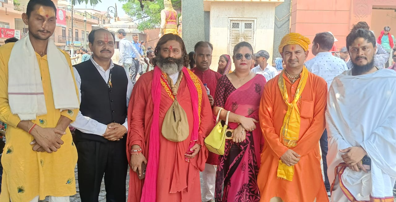 राज ठाकरे पर जबरदस्ती हिंदी बुलवाने वाले सनातनी हिंदू को मिलेगा 21 लाख का इनाम