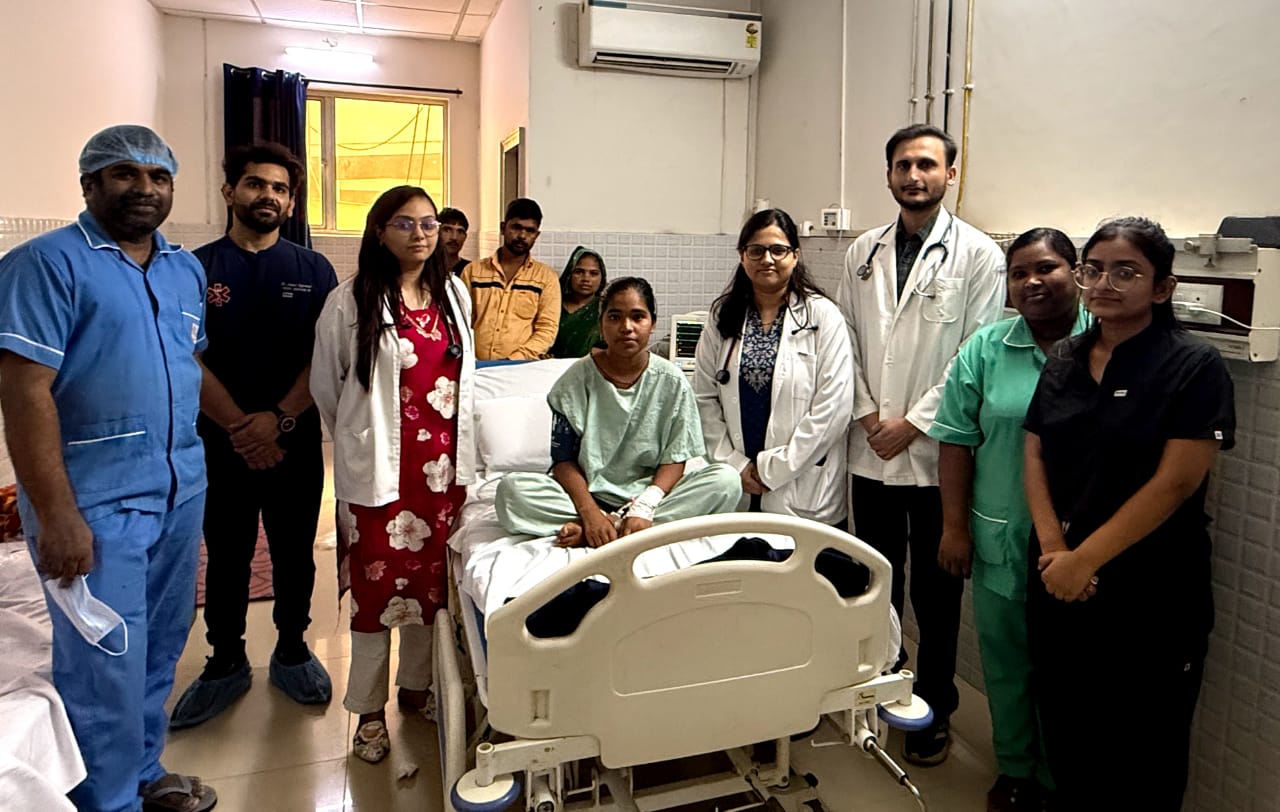 डीएएच पीड़ित किशोरी को के.डी. हॉस्पिटल में मिला नया जीवन विशेषज्ञ पल्मोनोलॉजिस्ट डॉ. शुभम द्विवेदी के प्रयासों से बची गुड़िया की जान