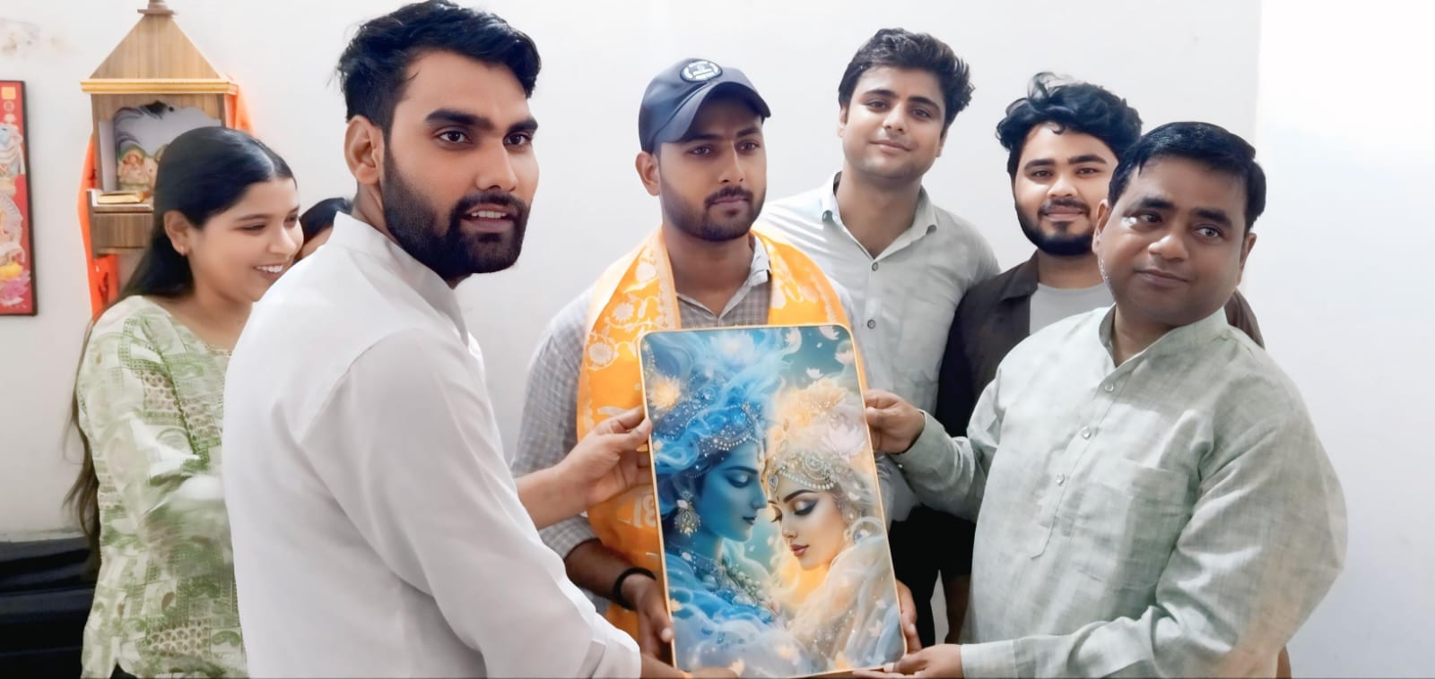 लक्ष्मी नगर की जगदंबा लाइब्रेरी के छात्र अभिषेक परमार बने यूपी दरोगा, डहरुआ गांव का नाम किया रोशन