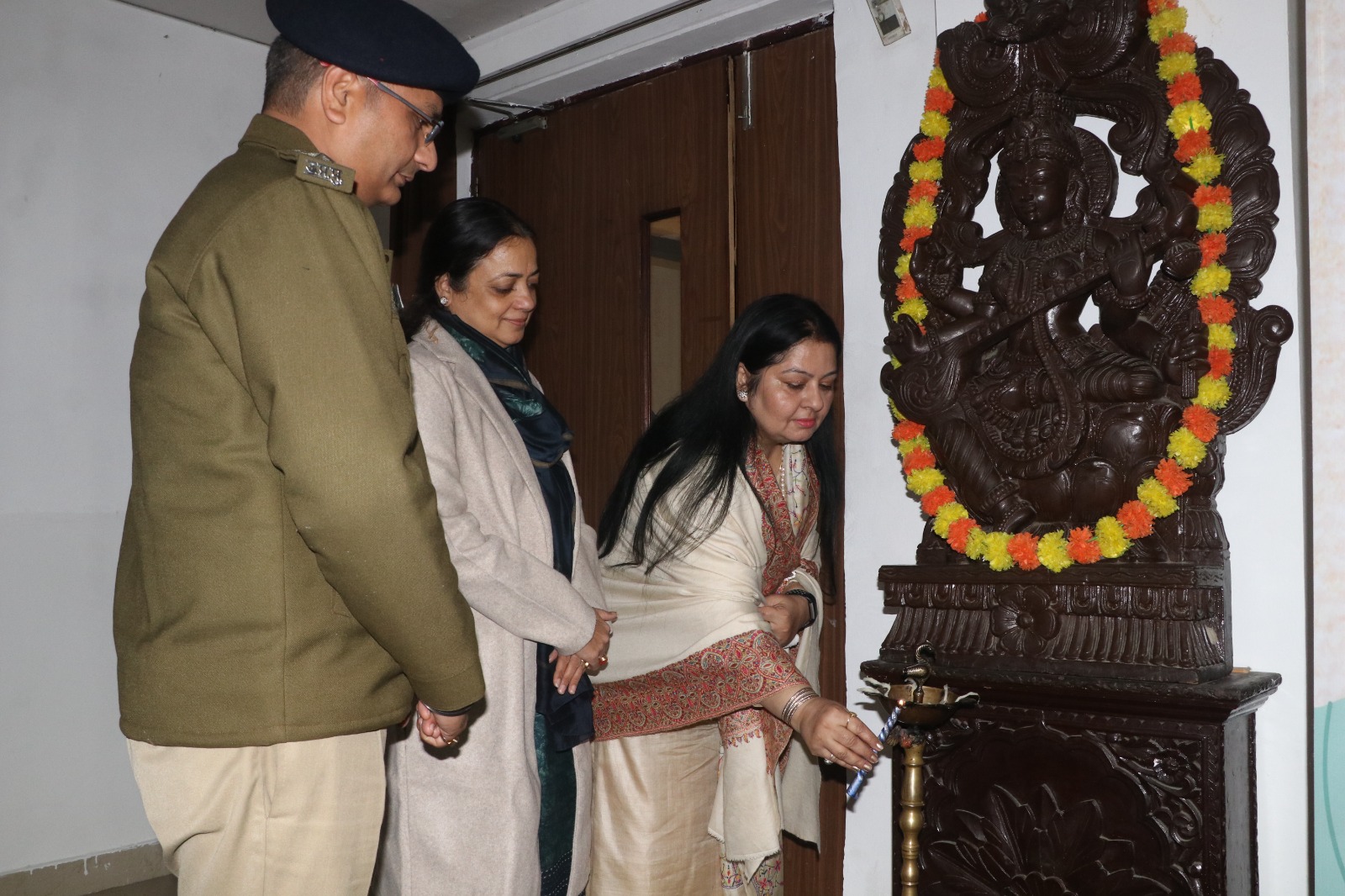 संस्कृति विवि में महिला सशक्तिकरण और सुरक्षा के प्रति किया जागरूक
