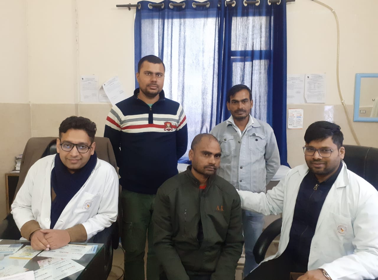 के.डी. हॉस्पिटल के न्यूरो सर्जनों ने टाइटेनियम इम्प्लांट से प्रवेश को दिया नया जीवन डॉ. दीपक चौधरी और डॉ. राहुल एम. ढोले ने की युवक की जटिल सर्जरी