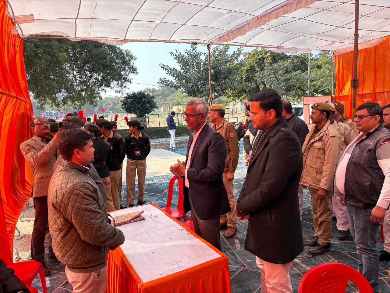 जनपद की सभी विधानसभाओं के मतदेय स्थलों पर आयोजित हुआ मेगा कैंप / खुली बैठक।  मेगा कैंप / खुली बैठक में बी०एल०ओ० द्वारा आलेख्य निर्वाचक नामावली को पढ़कर सुनाया गया तथा फार्म- 6, 7 व 8 प्राप्त किए गए।